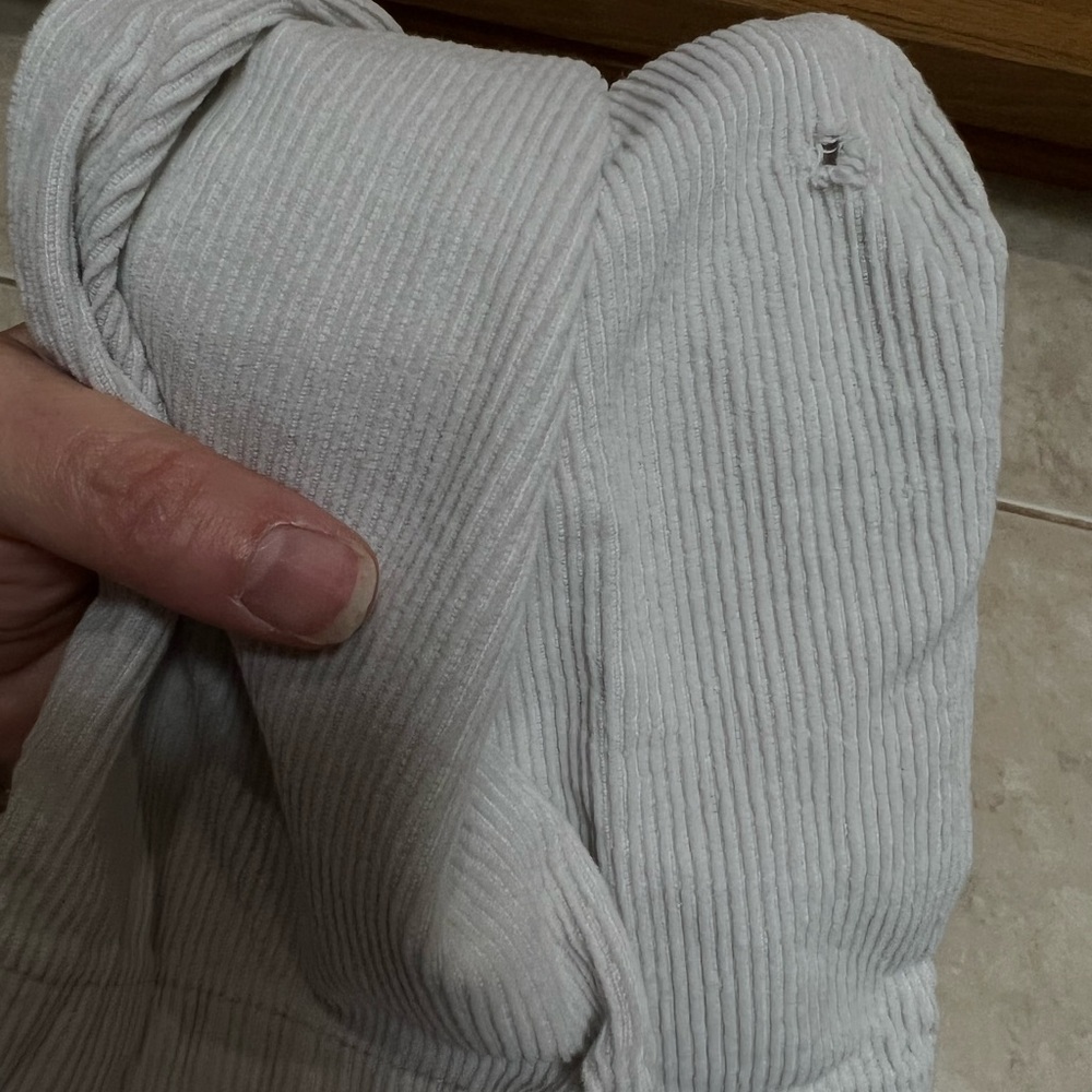 Pants - Picture 5 of 6